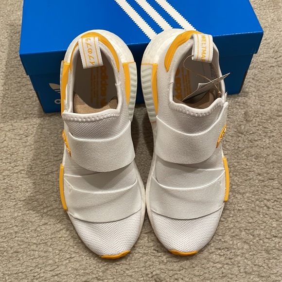 Adidas NMD_R1 STRAP women shoes size 7 brand new with box - Picture 3 of 9